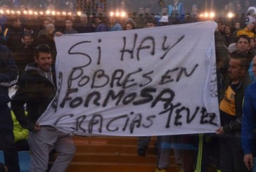 Tevez, apoyado por su hinchada: “Si hay pobres en Formosa”