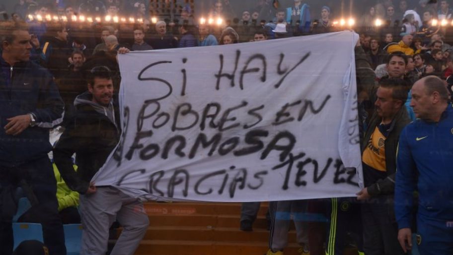 Tevez, apoyado por su hinchada: “Si hay pobres en Formosa”