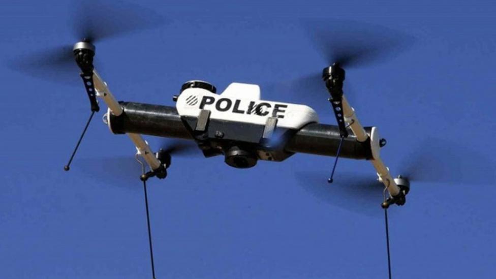 Autorizaron a la policía de Estados Unidos a usar drones armados