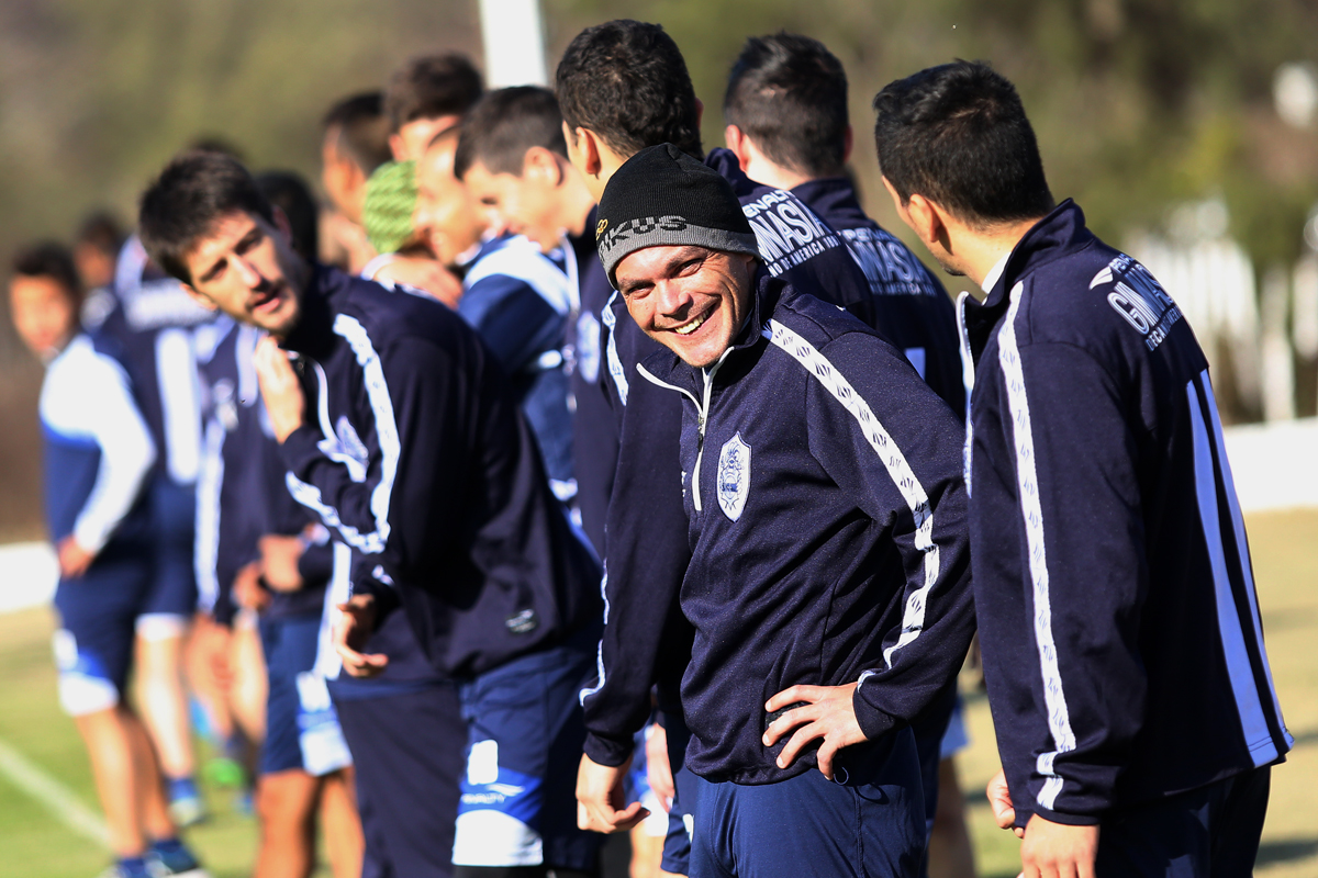 Gimnasia visita a Banfield con la ilusión de subirse al podio