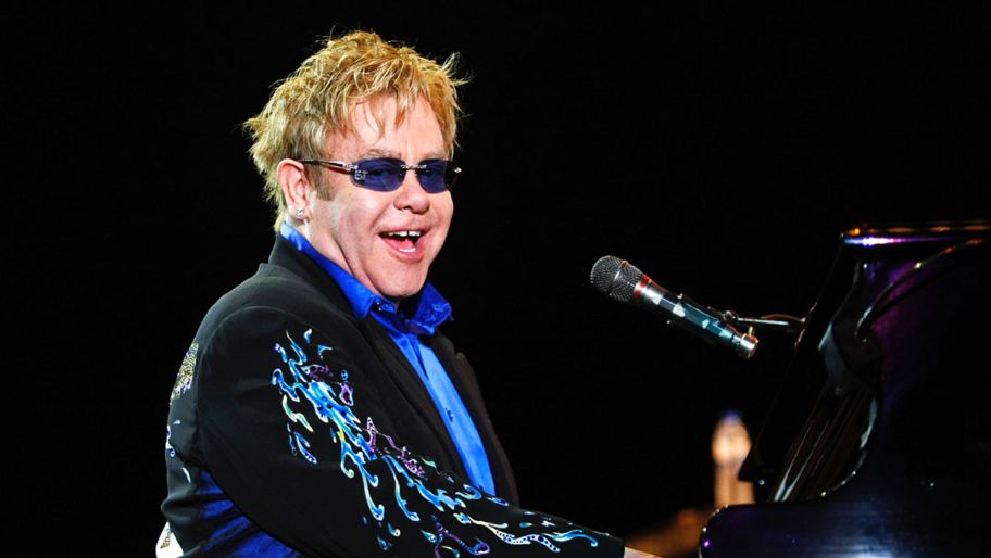 Teléfono inesperado: Putin llamó a Elton John para hablar de homosexualidad