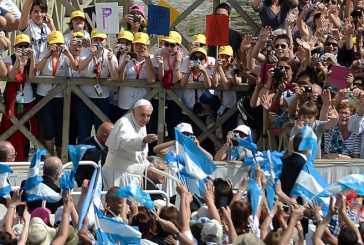 Aseguran que el Papa visitará la Argentina en 2017