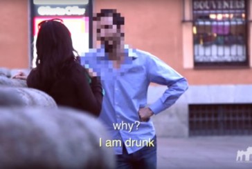 Un video muestra qué hacen los hombres cuando ven a una mujer borracha