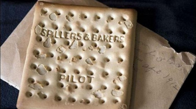 Pagan U$S 23.000 por una galleta “sobreviviente” del Titanic