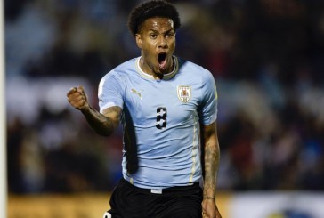 Uruguay goleó a Colombia en el Centenario y lidera