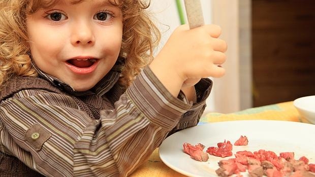 Los pediatras recomiendan dar carne a los niños como parte de una dieta equilibrada