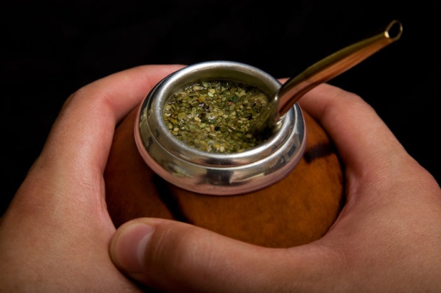 Para compartir: cinco tips para cebar en el Día Nacional del Mate