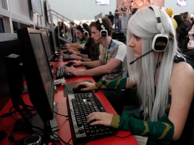 Fin de un mito: las mujeres juegan videojuegos tanto como los hombres