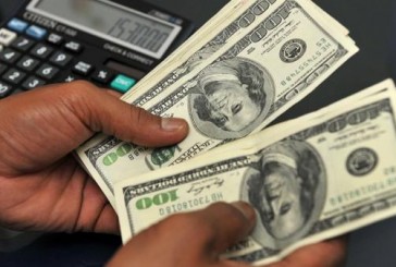 El dólar recortó la suba y cerró a $15,29 en la City