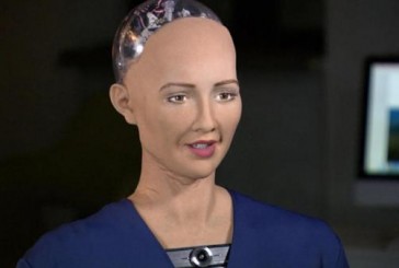 Charlie Rose de “60 Minutos” entrevistó a un sofisticado robot para reportaje sobre inteligencia artificial