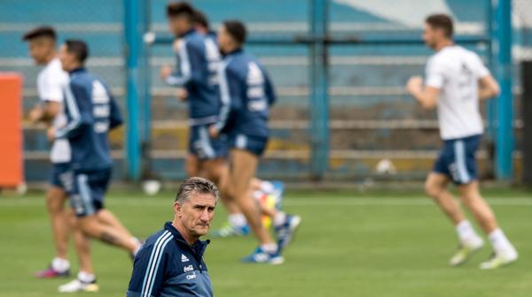 Lista la renovación: los jugadores que sigue Bauza para cambiar el rumbo de la Selección