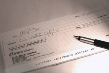 Estudian gravar depósitos en efectivo para reducir el impuesto al cheque