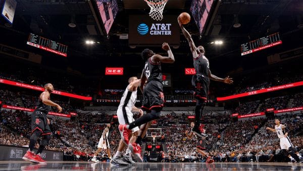 NBA: Los Rockets demolieron a los Spurs