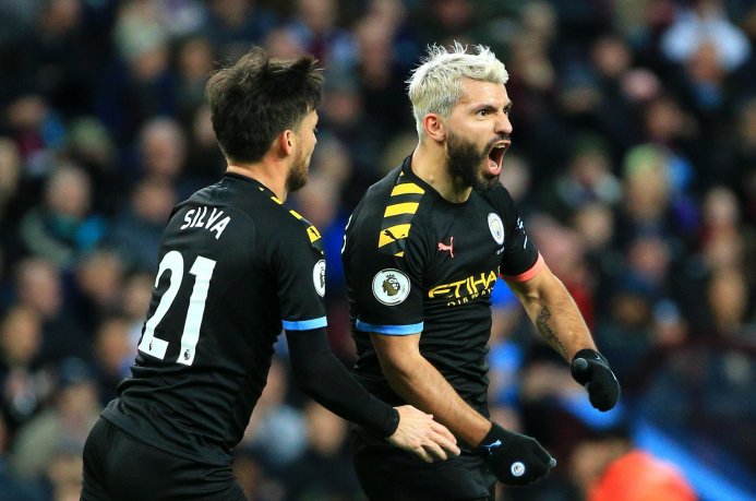 Agüero marcó un triplete que lo metió en la historia grande de la Premier League