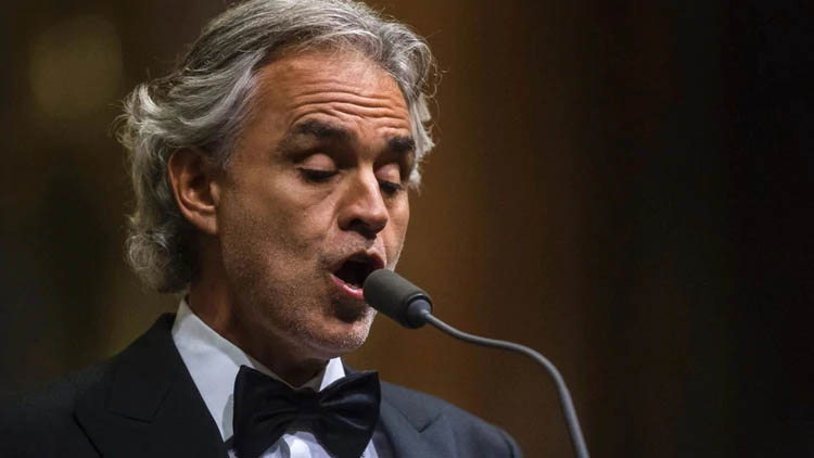 En medio de la cuarentena total por el coronavirus, Andrea Bocelli ofreció un show en vivo por Pascua desde el Duomo de Milán