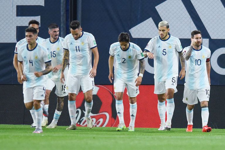 La selección argentina se mide ante Bolivia en la altura de La Paz