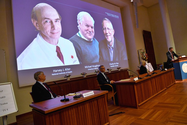 El Premio Nobel de Medicina fue otorgado a tres investigadores por los descubrimientos del virus de la hepatitis C