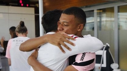 La bienvenida de Mbappé a Messi: cuatro palabras, cuatro fotos y un abrazo que ilusiona a PSG