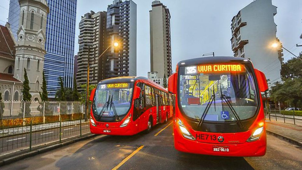 Las claves del sistema de colectivos de Curitiba para garantizar la accesibilidad de miles de personas con discapacidad