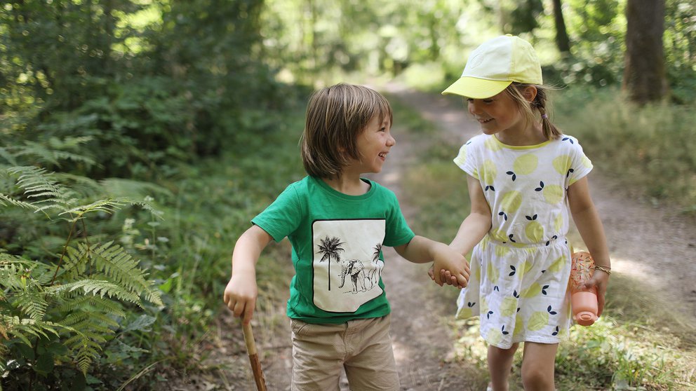 Por qué los espacios verdes mejoran el desarrollo cognitivo en la infancia