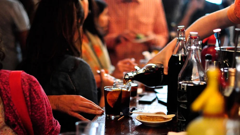 Día mundial del aperitivo: historia, tipos de bebidas y las mejores opciones para brindar antes de comer