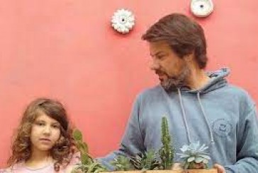 Es ingeniero agrónomo y revolucionó la huerta con sus “tarjetas plantables”