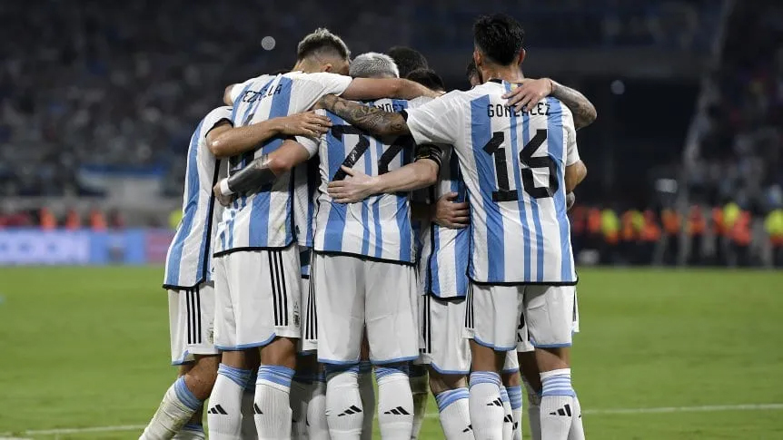 Con un hat-trick de Lionel Messi, Argentina goleó 7-0 a Curazao en la fiesta de los campeones del mundo