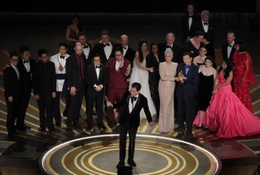 “Todo en todas partes al mismo tiempo” fue la más premiada de la noche de los Oscar 2023