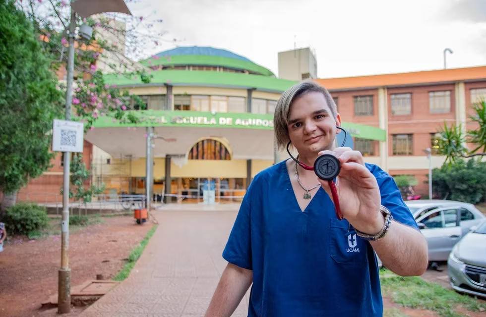 Tuvo un extraño tipo de cáncer cuando era bebé, lo superó y hoy estudia medicina: “Quiero darle algo a la ciencia”