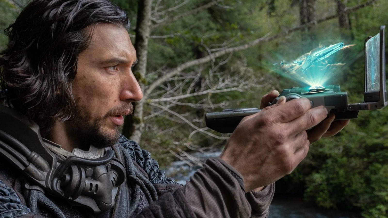 Adam Driver protagoniza una película de ciencia ficción que no da ni un segundo de respiro