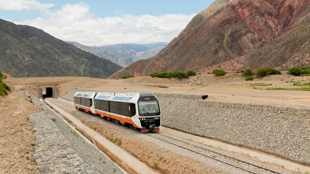 Tren solar jujeño: la nueva estrella de la Quebrada de Humahuaca se prepara para recibir al turismo