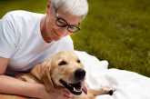 Qué es la canoterapia y cómo el vínculo con perros ayuda a potenciar la salud de las personas